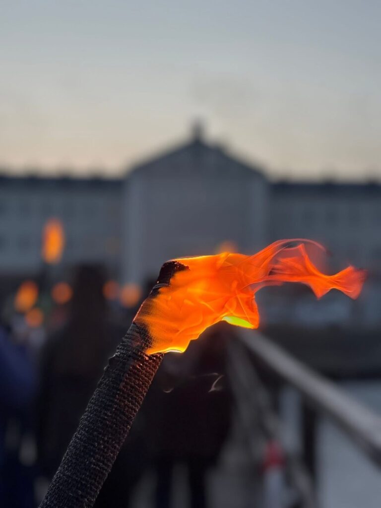 bild av en fackla som brinner